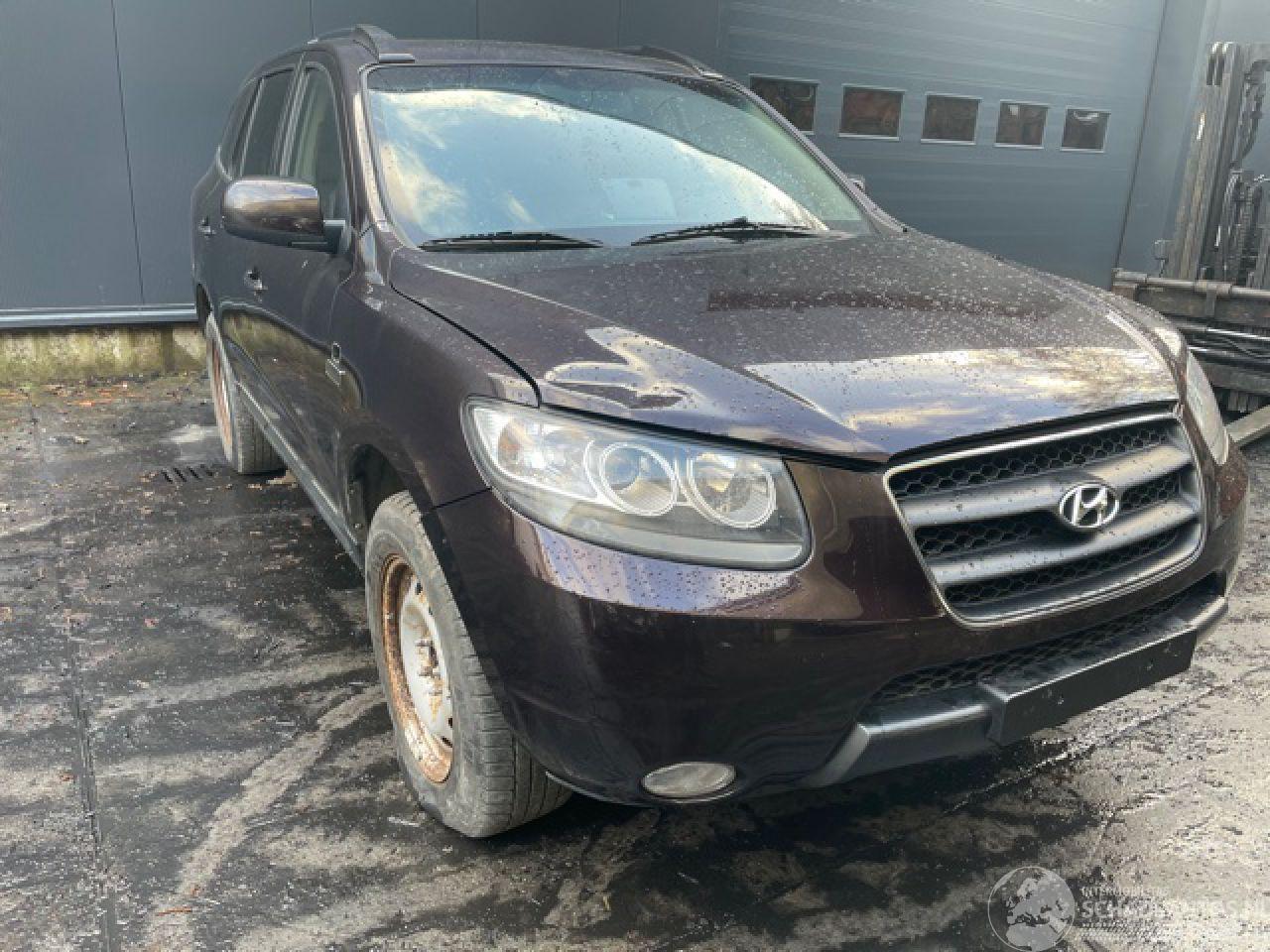 Hyundai Santa Fe Fe II (CM) SUV 2006 / 2012 2.2 CRDi 16V 4x2 SUV  Diesel 2.188cc 114kW (155pk) FWD 2006-03/2009-12