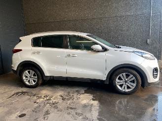 Kia Sportage Sportage (QL) 1.6 GDI 16V 4x2 Jeep/SUV  Benzine 1.591cc 97kW (132pk) FWD picture 2