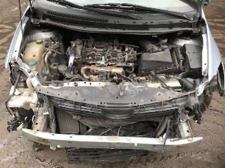 Toyota Auris (E15) Hatchback 2006 / 2012 1.4 D-4D-F 16V Hatchback  Diesel 1.364cc 66kW FWD picture 6