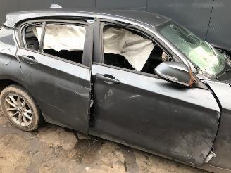 BMW 1-serie (F20) Hatchback 5-drs 2010 / 2019 114i 1.6 16V Hatchback 4Dr Benzine 1.598cc 75kW (102pk) RWD picture 3