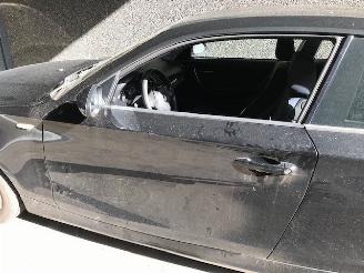 BMW 1-serie (E81) Hatchback 3-drs 2006 / 2012 116i 1.6 16V Hatchback 4Dr Benzine 1.596cc 90kW (122pk) RWD picture 5