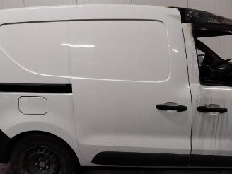 demontáž osobní automobily Renault Express Express, Van, 2021 1.5 dCi 75 2021/6