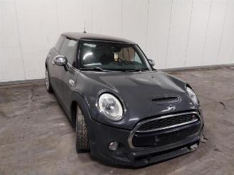 Uttjänta bilar auto Mini Cooper S Mini (F56), Hatchback 3-drs, 2013 2.0 16V Cooper S 2015/4
