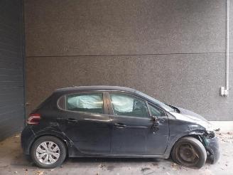 Peugeot 208 208 I (CA/CC/CK/CL), Hatchback, 2012 / 2019 1.4 HDi picture 10