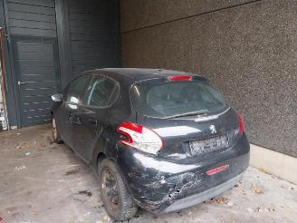 Peugeot 208 208 I (CA/CC/CK/CL), Hatchback, 2012 / 2019 1.4 HDi picture 12