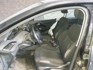 Peugeot 208 208 I (CA/CC/CK/CL), Hatchback, 2012 / 2019 1.4 HDi picture 17