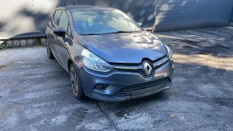 Voiture accidenté Renault Clio Clio IV (5R), Hatchback 5-drs, 2012 / 2021 1.5 dCi 90 FAP 2017/12
