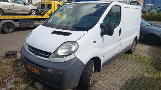 Sloopauto Opel Vivaro 2002 1.9 Di F9Q M77 Wit onderdelen 2002/10