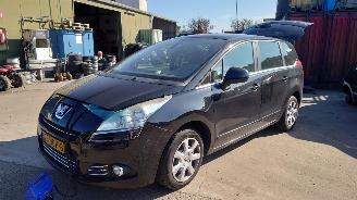Auto da rottamare Peugeot 5008 2010 1.6 HDI 9HZ Zwart KTVD onderdelen 2010/8