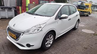 Auto da rottamare Peugeot 208 2014 1.0 12v Vti ZM01 Wit EWP onderdelen 2014/2