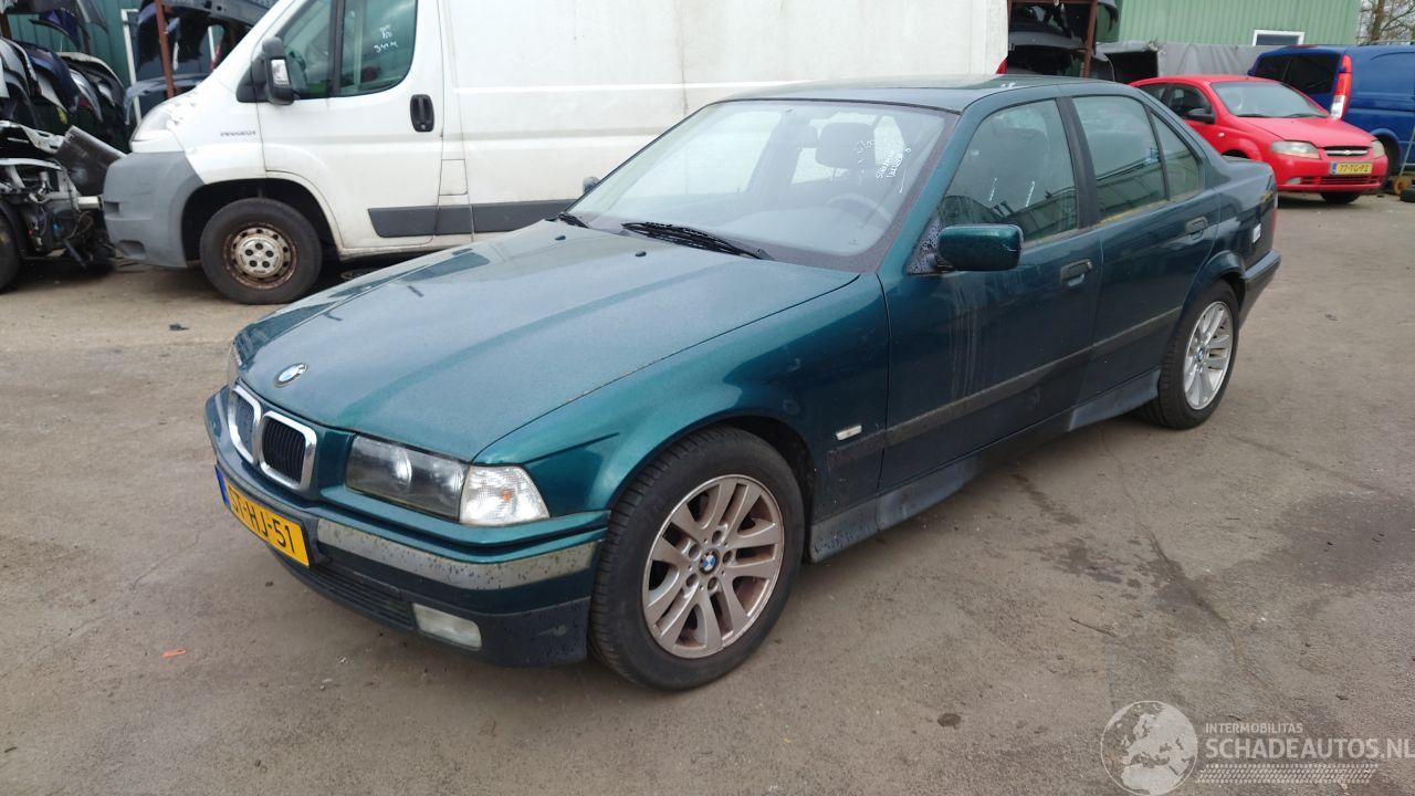BMW 3-serie 1998 E36 318i 184E2 Groen 275 onderdelen