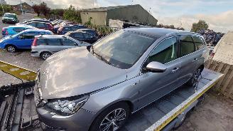 Sloopauto Peugeot 308 2015 1.2 12v THP HNY HN02 Grijs KCA onderdelen 2015/6