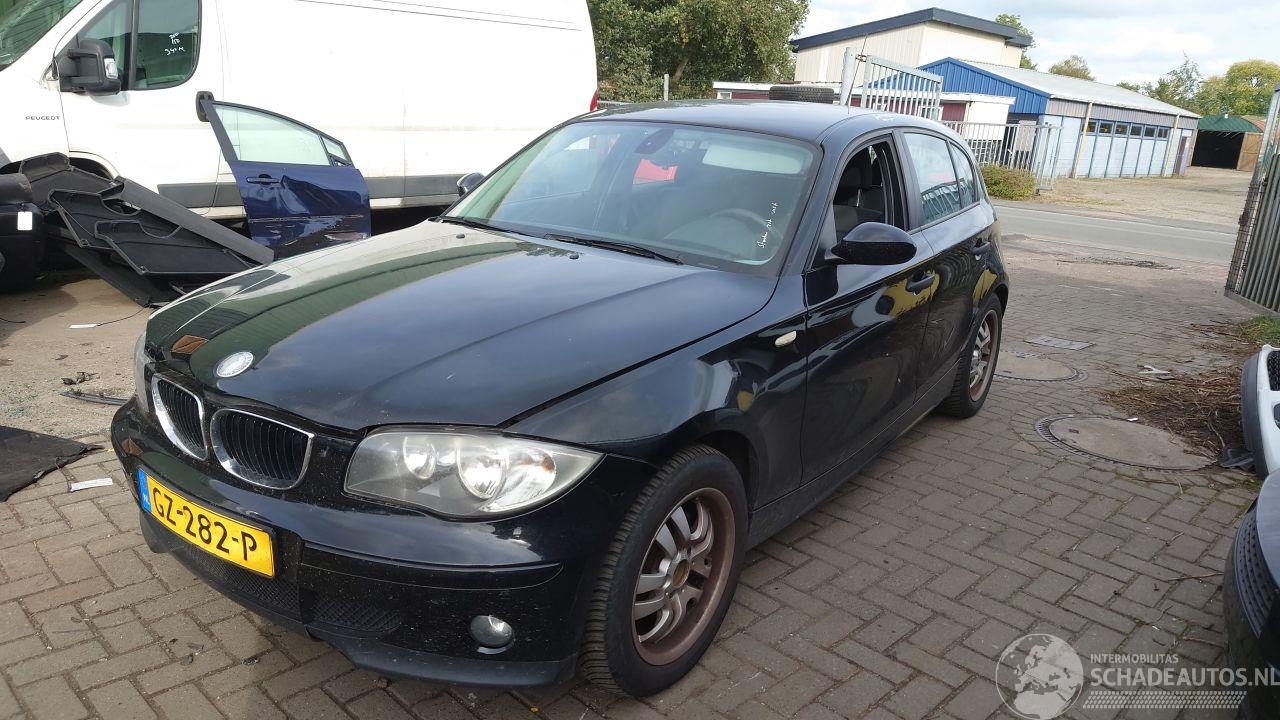 BMW 1-serie 2004 116i E87 N45B16A Zwart 668 onderdelen