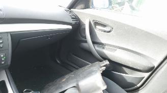 BMW 1-serie 2004 116i E87 N45B16A Zwart 668 onderdelen picture 22