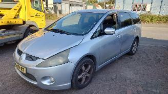 Coche siniestrado Mitsubishi Grandis 2006 2.4 16v 4G69 Grijs onderdelen 2006/3