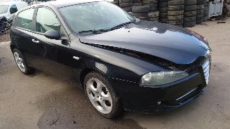 Alfa Romeo 147 2007 1.6 16v AR37203 Zwart 601 onderdelen picture 10