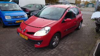 disassembly passenger cars Renault Clio 3 2007 1.4 16v K4J Rood OV727 onderdelen 2007/1