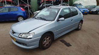 Salvage car Peugeot 306 2000 1.6 NFZ Grijs EYLC onderdelen 2000/1