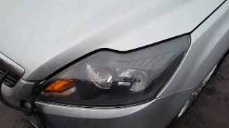 Ford Focus 2 2009 1.6 TDCI G8DB Zilver Moondust Silver onderdelen picture 13