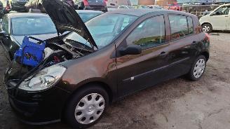 rozbiórka samochody osobowe Renault Clio 3 2007 1.2 16v D4FD7 Bruin TED18 onderdelen 2007/1