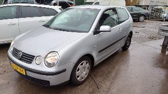 Vrakbiler auto Volkswagen Polo 9N 1.4 16v BBY GKY Grijs LA7W onderdelen 2003/4
