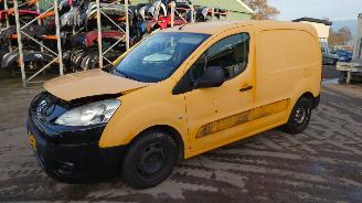 disassembly passenger cars Peugeot Partner 2012 1.6 HDi 9HF Geel EBDA onderdelen 2012/2