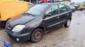 disassembly passenger cars Renault Scenic 2002 1.6 16v K4MA7 Zwart NV676 onderdelen 2002/9