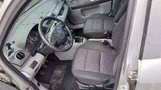 Mazda 2 2005 1.4 16v FXJA Grijs onderdelen picture 10