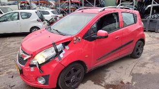 Purkuautot passenger cars Chevrolet Spark 2011 1.0 16v B10D1 Rood onderdelen 2011/7