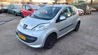Uttjänta bilar auto Peugeot 107 2007 1.0 12v 1KRFE Grijs KTB onderdelen 2007/10