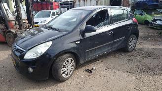 Vrakbiler auto Hyundai I-20 2010 1.4 16v G4FA Zwart FR onderdelen 2010/5