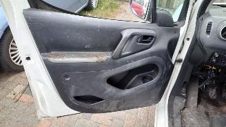 Citroën Berlingo 2009 1.6 HDi 9HS Wit EWP onderdelen picture 13