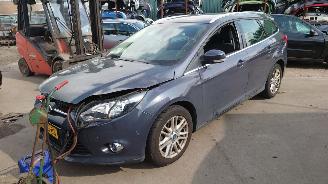 Vrakbiler auto Ford Focus 3 2013 1.0 Ecoboost M1DA Grijs EB Midnight Sky onderdelen 2013/4