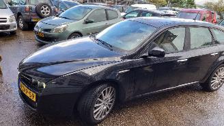 Vrakbiler auto Alfa Romeo 159 2010 2.0 16v JTDm 939B3 Zwart 876 onderdelen 2010/6