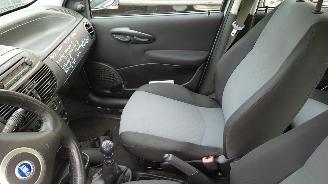 Fiat Punto 2005 1.2i 188A4 Grijs 647 onderdelen picture 16
