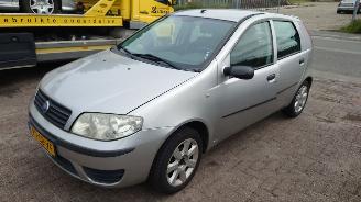 Uttjänta bilar auto Fiat Punto 2005 1.2i 188A4 Grijs 647 onderdelen 2005/11