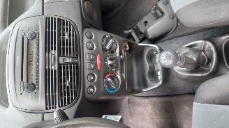 Fiat Punto 2005 1.2i 188A4 Grijs 647 onderdelen picture 18
