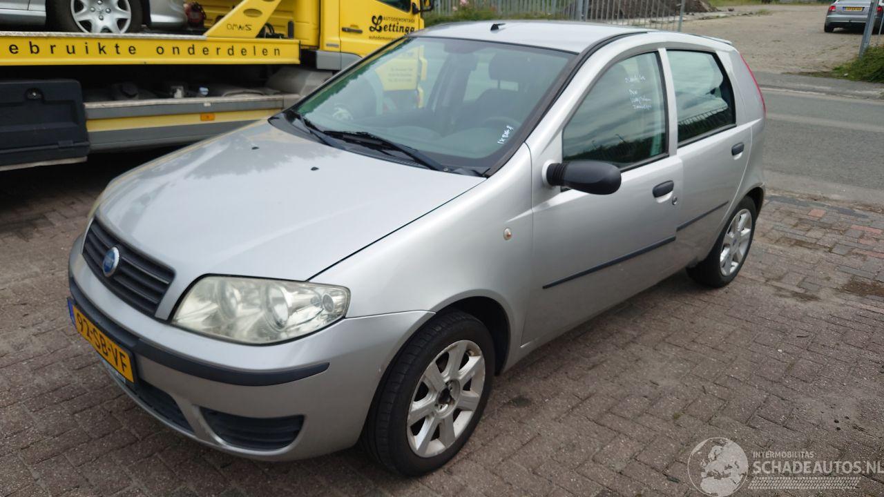 Fiat Punto 2005 1.2i 188A4 Grijs 647 onderdelen