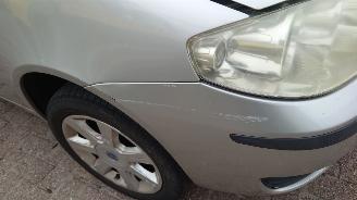 Fiat Punto 2005 1.2i 188A4 Grijs 647 onderdelen picture 8