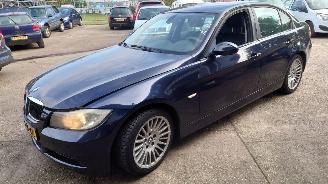 Uttjänta bilar auto BMW 3-serie E90 318i N43B20A Blauw A35 onderdelen 2008/1