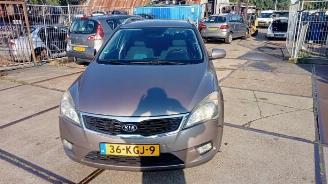 Sloopauto Kia Cee d Cee'd Sporty Wagon (EDF), Combi, 2007 / 2012 1.6 CVVT 16V 2009/11