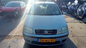 damaged passenger cars Fiat Punto  2003/9