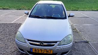 krockskadad bil auto Opel Corsa -C 2006/9