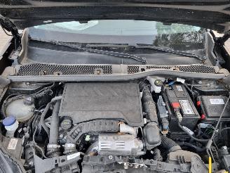 Peugeot 2008 Puretech 100 Active pack picture 9