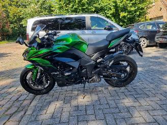 dommages motocyclettes  Kawasaki  Ninja 1100 SX Akrapovic Stuurverw. 2025/12