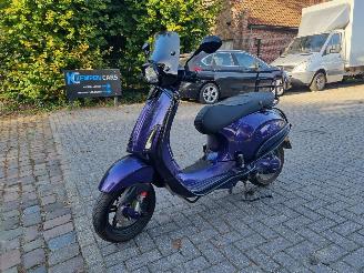 dañado ciclomotor Vespa  Sprint 50 2020/5