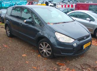 Ford S-Max  picture 2
