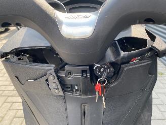 Piaggio MP3 300 HSE picture 9