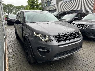 Land Rover Discovery Sport 2.0 TD4 PANO/CAMERA/LEDER/TREKHAAK/MERIDIAN/LED/RIJDBAAR! picture 3