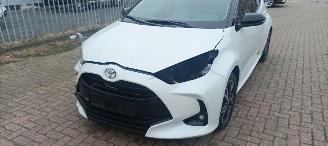 Toyota Yaris Bj:11-2024 Black& White Edition 1.5-Hybrid Climatecontrol CruiseControl Stoelverwarming Lichtautomaat Privacyglas Full-Led koplampen Apple Car Android Systeem Inductie laadstation Stuurwiel met verwarming Achteruitrijcamera 4xelek ramen picture 11